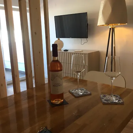 At Maries House 2 דירה פניש